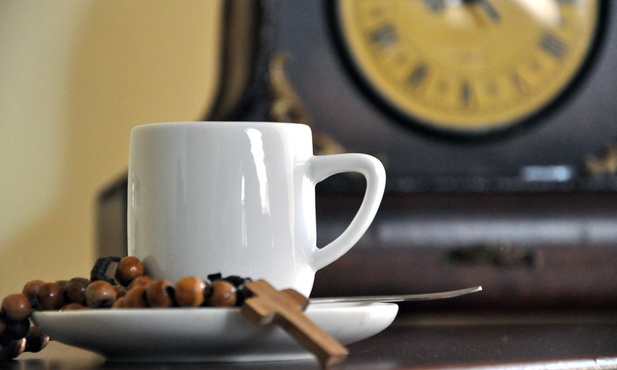  Chwila czasu na spotkanie się ze sobą, choćby przy kawie, to ważny element budowania relacji małżeńskiej – przekonują uczestnicy rekolekcji