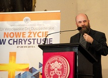 Jednym z prelegentów pierwszego dnia był ks. dr Grzegorz Strzelczyk z Katowic. Wygłosił wykład pt. „Nowe życie w Chrystusie: naśladowanie czy upodobnienie?” 