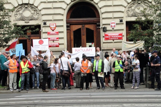 Pikieta w obronie Narodowego Programu Zdrowia Psychicznego