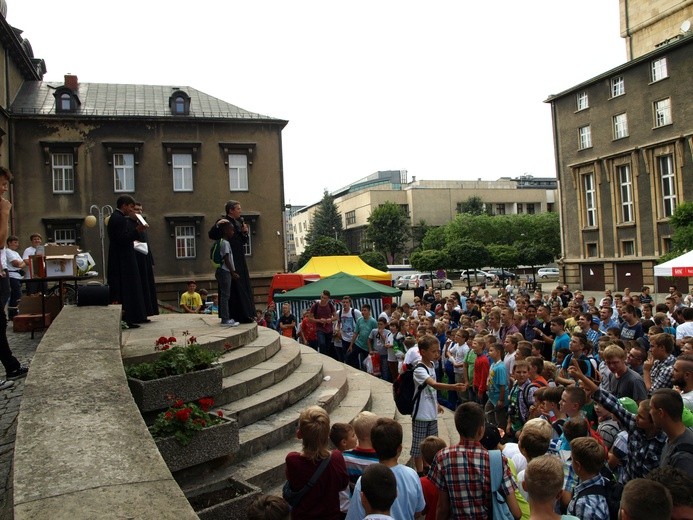 Pielgrzymka Ministrantów do katedry Chrystusa Króla w Katowicach 