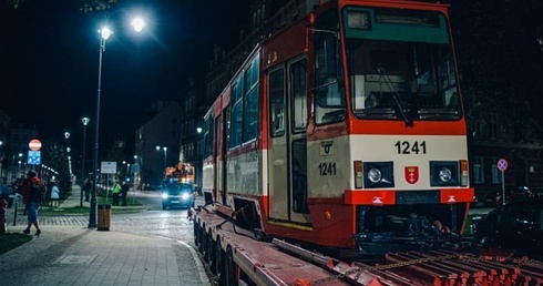 Tramwaj w stylu retro wrócił na Dolne Miasto