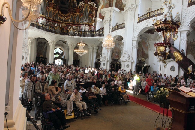 Abp Zimowski u osób niepełnosprawnych