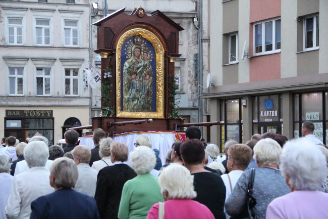 Matka Boża Pocieszenia od 70 lat w Oławie