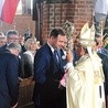 – Panie Prezydencie, wszyscy ludzie dobrej woli oczekują tego, co wyraził Pan w inauguracyjnym orędziu: „byśmy zaczęli odbudowywać wspólnotę” – mówił metropolita do prezydenta Andrzeja Dudy