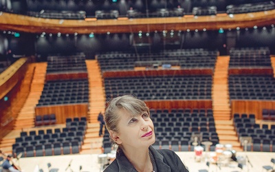 Joanna Wnuk-Nazarowa – kompozytor, dyrygent, teoretyk muzyki, w latach 1997–1999 minister kultury i sztuki. Od 15 lat jest dyrektorem naczelnym i programowym Narodowej Orkiestry Symfonicznej Polskiego Radia w Katowicach 