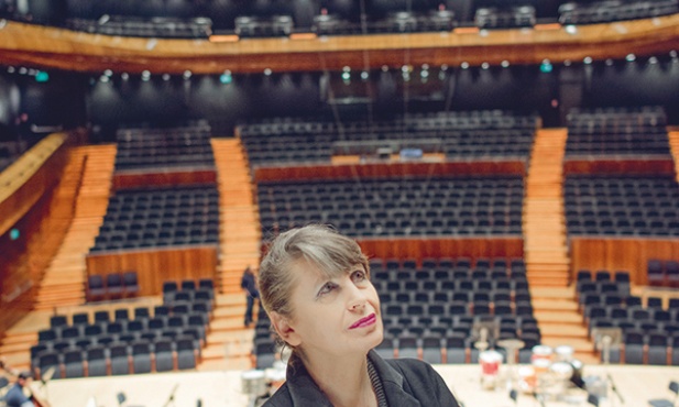 Joanna Wnuk-Nazarowa – kompozytor, dyrygent, teoretyk muzyki, w latach 1997–1999 minister kultury i sztuki. Od 15 lat jest dyrektorem naczelnym i programowym Narodowej Orkiestry Symfonicznej Polskiego Radia w Katowicach 