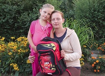  Paulina Basiejko z Bonina jest wdzięczna ludziom, którzy zakupili dla jej 6-letniej Oliwii i 9-letniego Marcela nowe solidne wyprawki szkolne