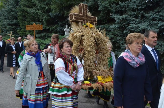 Dożynkowa procesja 