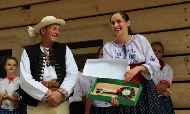 Na zwiedzanie wystawy o pasterskich tradycjach w Karpatach zaprasza Maria Kohut