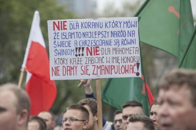 Przeciwko islamowi