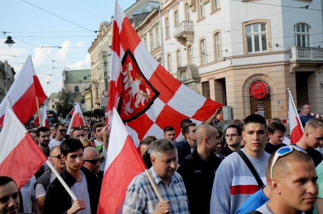 Marsze ws. przyjęcia uchodźców