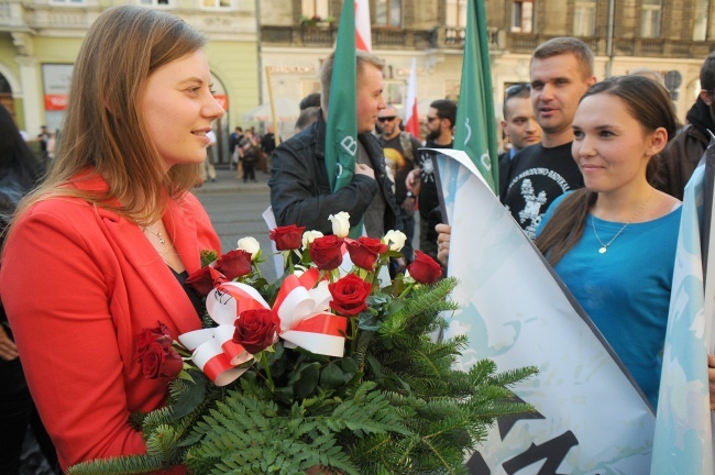 Marsze ws. przyjęcia uchodźców