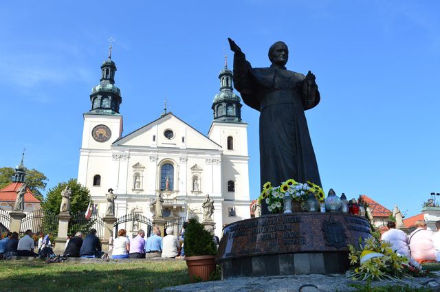 Rodziny przybyły do Kalwarii