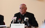 Bp Kiernikowski o pomocy uchodźcom