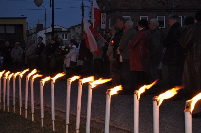 Szczątki ofiar katastrofy smoleńskiej - dopiero teraz