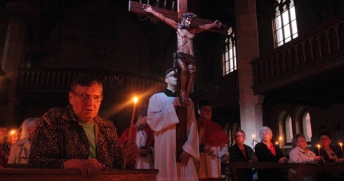 Niekonwencjonalnie o krzyżu