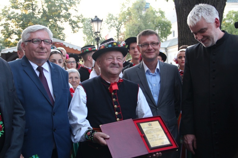 Odsłonięcie "Gwiozd Łowickich"