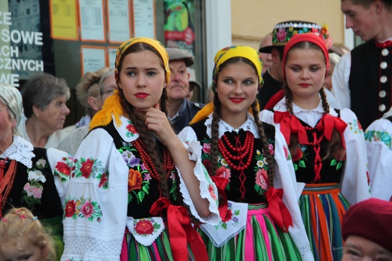 Odsłonięcie "Gwiozd Łowickich"
