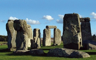 Dzisiaj Stonehenge to dwa kręgi: wewnętrzny o średnicy około 30 metrów i zewnętrzny o średnicy ponad 100 metrów. Kiedyś ten kompleks był dużo bardziej rozbudowany 