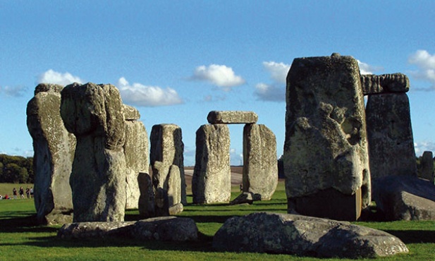 Dzisiaj Stonehenge to dwa kręgi: wewnętrzny o średnicy około 30 metrów i zewnętrzny o średnicy ponad 100 metrów. Kiedyś ten kompleks był dużo bardziej rozbudowany 