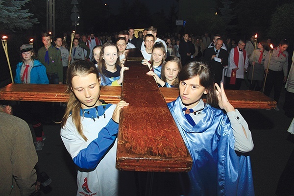 Droga Krzyżowa młodych ulicami Makowa Mazowieckiego