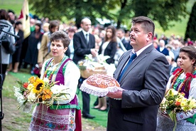 Rolnicy przynieśli w darach  pracę swoich rąk 