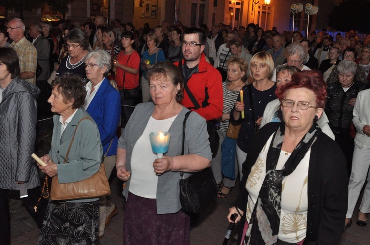 Procesja z tarnowską Pietą