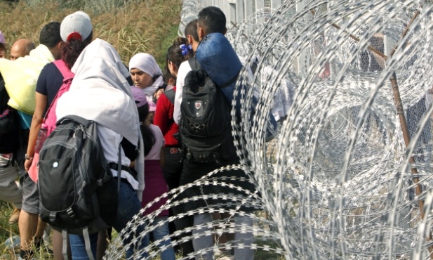 Węgry: Starcia policji z imigrantami 