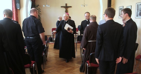 Mniej znaków, więcej prawdy