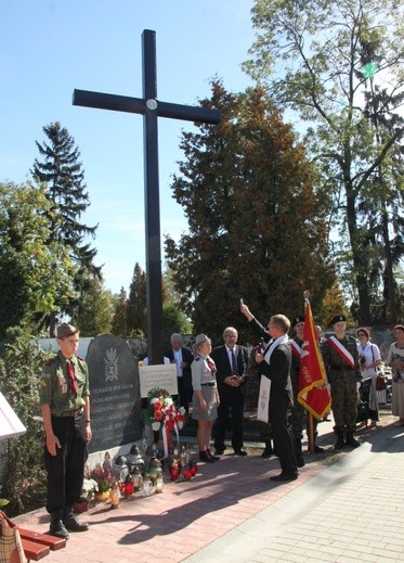 Krzyż i niechciana podróż poślubna