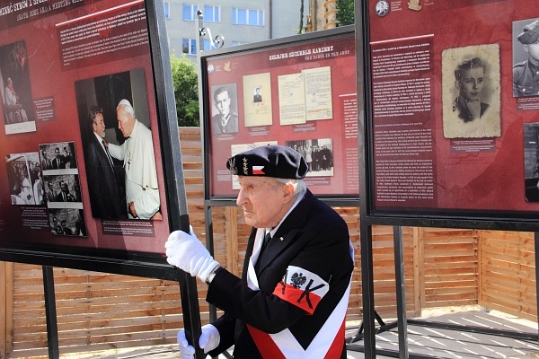 Odsłonięcie i poświęcenie pomnika płk. Kuklińkiego