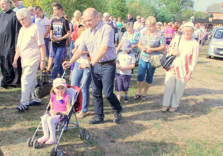 Pielgrzymka rowerowa młodzieży z okręgu dąbrowskiego do Zabawy