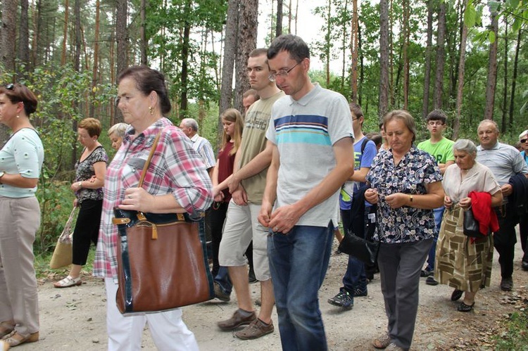 Pielgrzymka rowerowa młodzieży z okręgu dąbrowskiego do Zabawy