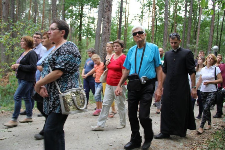 Pielgrzymka rowerowa młodzieży z okręgu dąbrowskiego do Zabawy