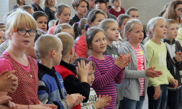 Był czas na modlitwę i na radosne śpiewy