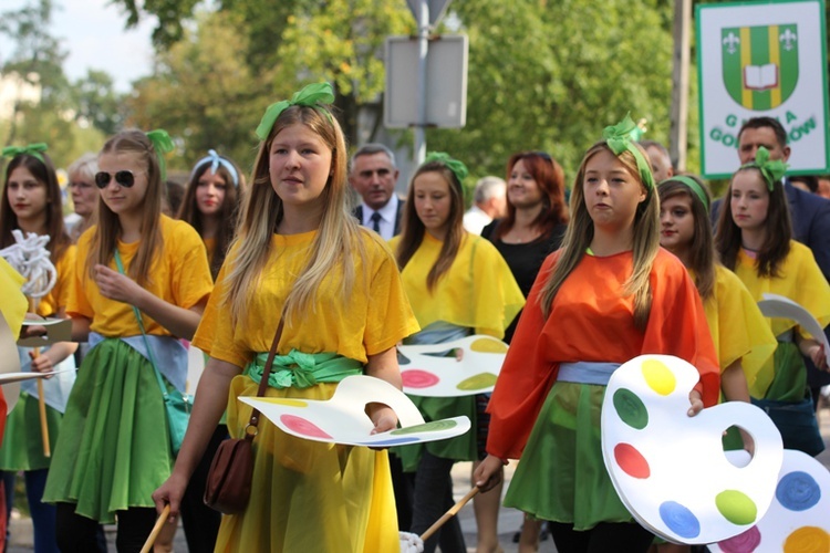 Skierniewicka parada otwierająca ŚKOiW w 2015 roku