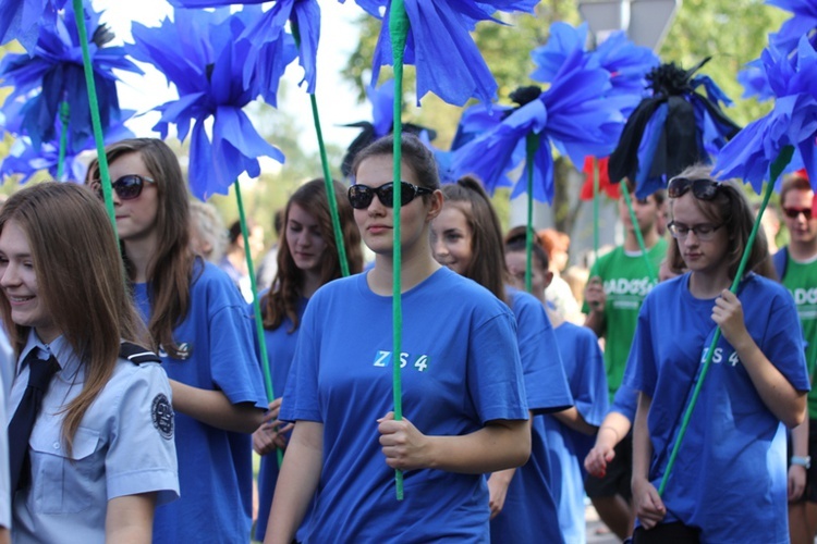 Skierniewicka parada otwierająca ŚKOiW w 2015 roku