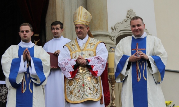 Bp Roman Pindel przewodniczył Mszy św. w Kalwarii