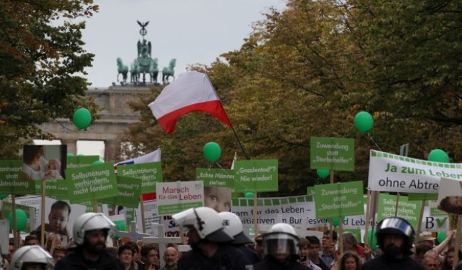 Milcząca manifestacja w Berlinie