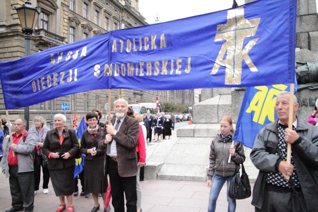 Marsz Akcji Katolickiej z pl. Matejki na Rynek Główny