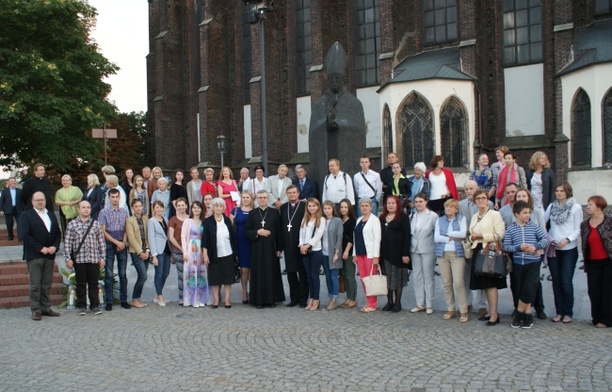 Księżna śląska buduje coraz szersze mosty