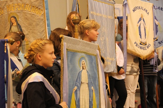 Dzieci Maryi opanowały archikatedrę cz. 1