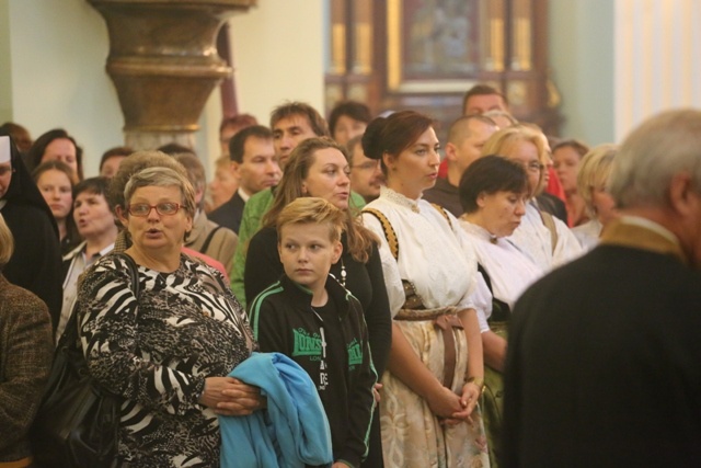 Powitanie obrazu Jezusa Miłosiernego w kościele św. Marii Magdaleny w Cieszynie