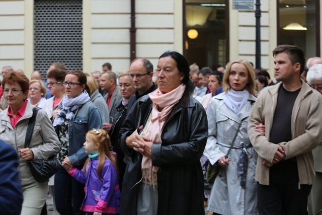 Powitanie obrazu Jezusa Miłosiernego w kościele św. Marii Magdaleny w Cieszynie