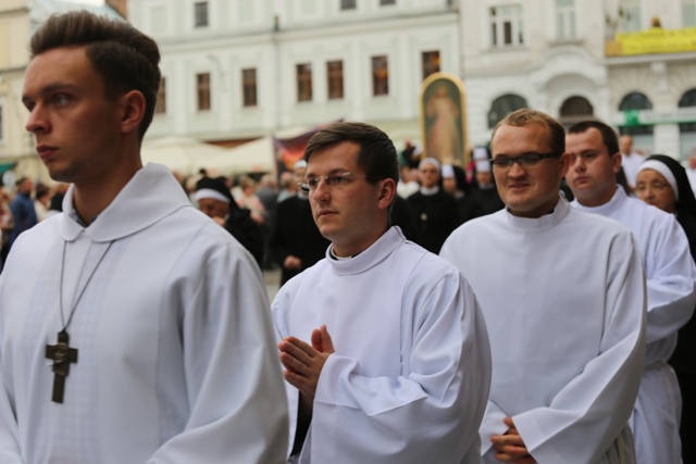 Powitanie obrazu Jezusa Miłosiernego w kościele św. Marii Magdaleny w Cieszynie