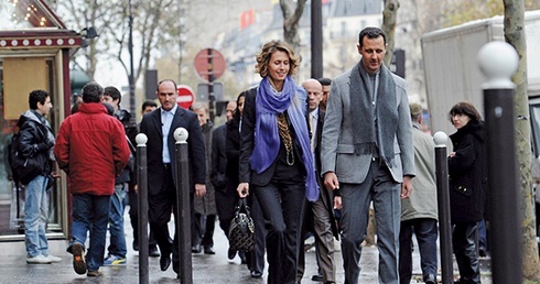 Baszar Al-Asad z żoną Asmą  w Paryżu w 2010 r.