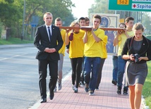 Krzyż w drodze do szpitala na Winiarach