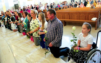 Zjazd Dziecięcych i Młodzieżowych Kół Różańcowych w parafii św. Faustyny na Białołęce