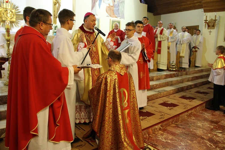 Uroczystość posłania na misje ks. P. Skraby