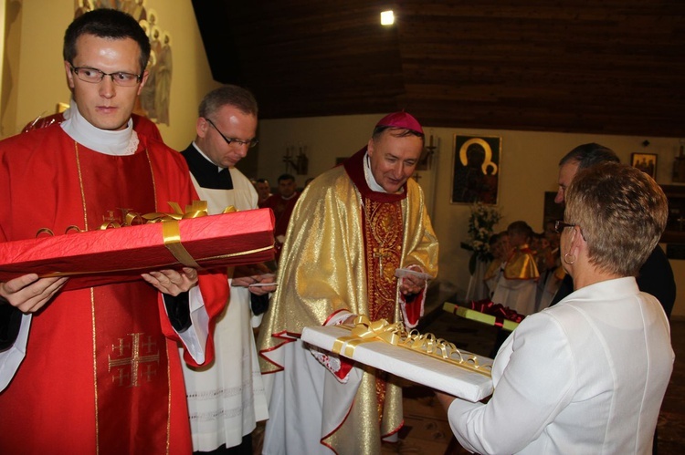 Uroczystość posłania na misje ks. P. Skraby